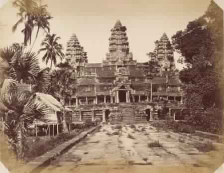 AbroadTemples's tweet photo. Angkor Wat Temple, Cambodia, Originally named Vrah Vishnulok - the sacred abode of Lord Vishnu.
One of the most spectacular and mesmerizing structures of astronomical significance that has ever been built.
#HINDUISMINCAMBODIA
#HINDUISM
#HINDUTEMPLE
#HINDUISMABROAD
#TEMPLESABROAD https://t.co/es5Sxs1Ll6