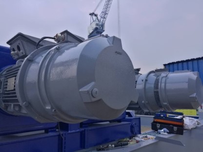 Leroy_Somer_en's tweet photo. World famous leading manufacturer of heavy-duty equipment for the port industry, this customer trusts #Nidec #LeroySomer by combining reliability and quality with its #FLSMV 160 motors, here intended for the port cranes motorization.
#IMfinity #port #cranes #hoist #Logistic https://t.co/W1xRw2jTOw