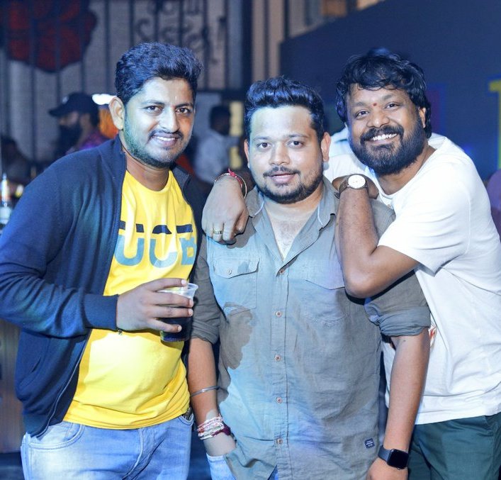 sivacherry9's tweet photo. Ma thammudu #MegaAbhimani @Balu_Ankem43 ki janmadhina subakanshalu :) 💐💐💐💐 https://t.co/HCpYNkuJLt