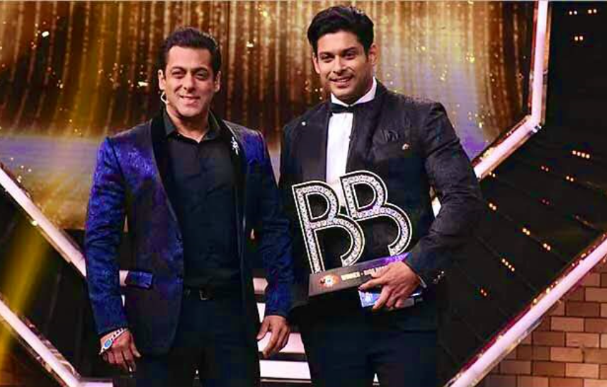 TeamSidyShukla's tweet photo. Precious Moment for every #SidHearts and #SidharthShukla fans facing lots of Ups and Downs..
Won millions of Hearts..
I request every fans to support him like in BiggBoss house Come back all #maintainUnity #WeloveSidunconditionally #WeLoveSidharth
Good Morning All @TeamSiddShukla https://t.co/vwz57gbIX8