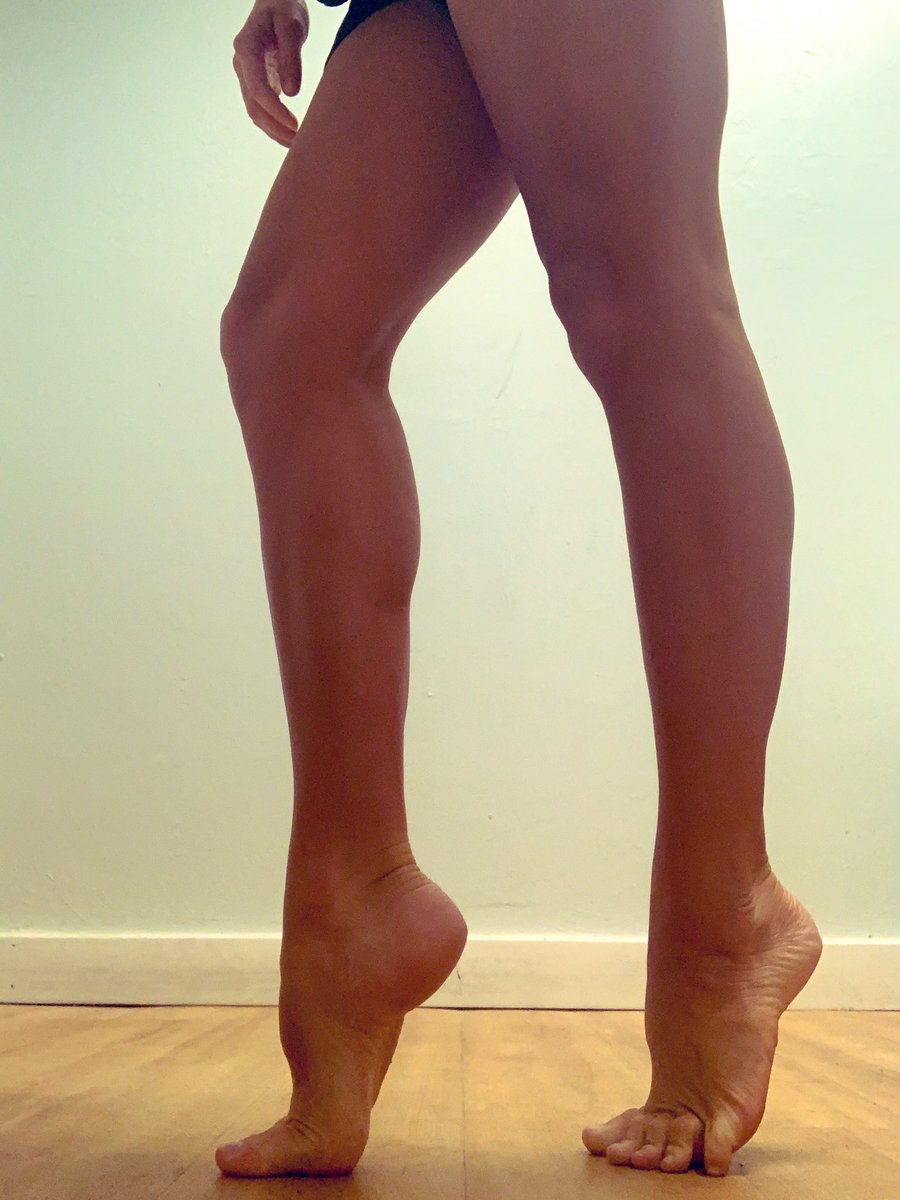 Those arches though 😈 

Like💜

RT 🐥 

And empty your wallets 😛

$RavenRivers91