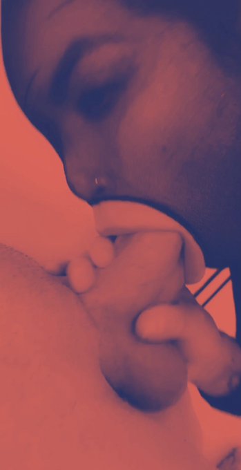 2 pic. Omg my pussy is so wet from my new video I just dropped on my onlyfans... Just watched it again