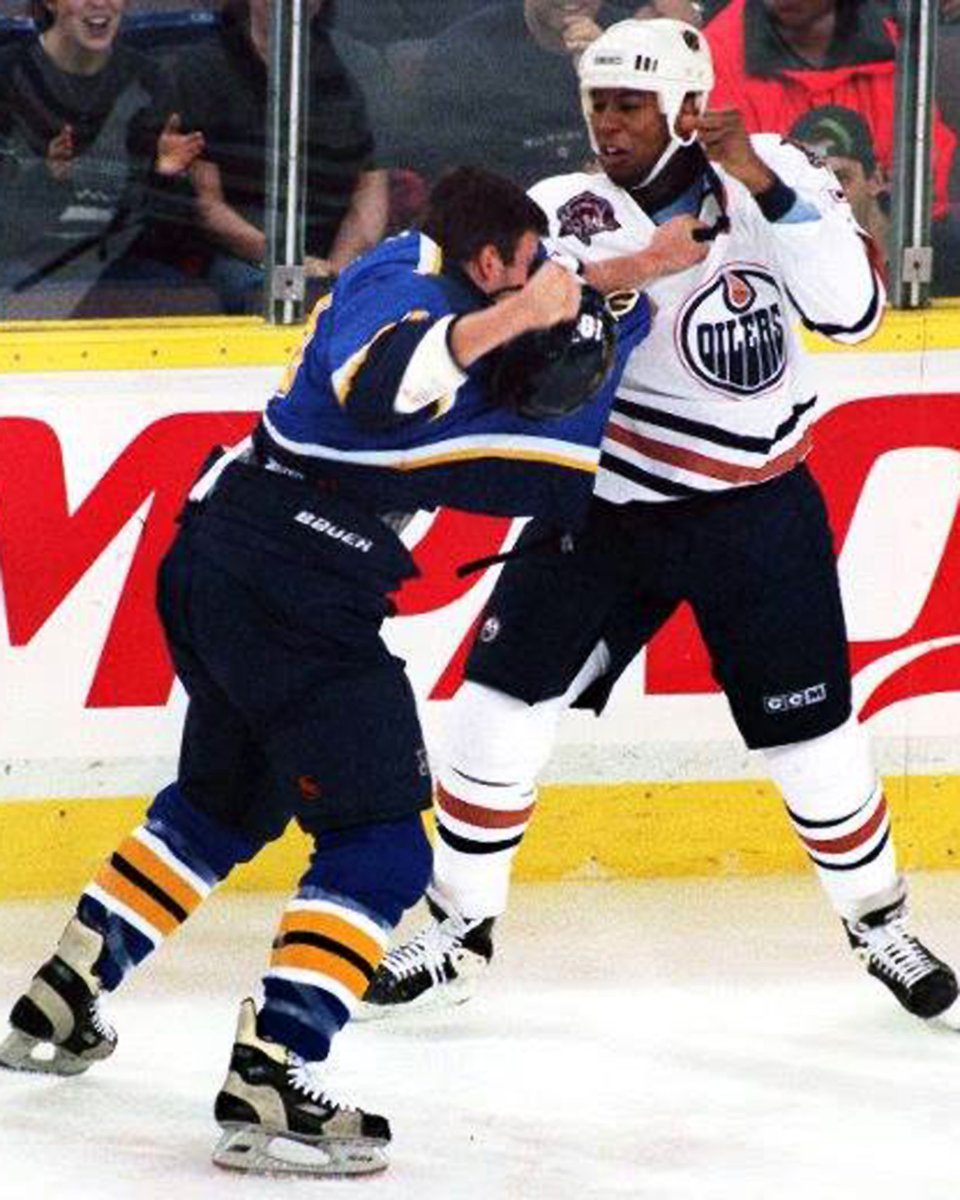 4thlineVoice's tweet photo. #MainEventMonday
2 of the best rumble
Tony Twist vs George Laraque https://t.co/zvAbeqfB4q