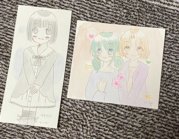 先日応募したひいらぎさん@hiiragihowa の原画プレゼントに当選しまして!送って頂いた原画が届きました!✨
これがもう、ものすんごく可愛いのです?ふわふわでほわほわ。線もすごく優しいの。梨乃ちゃんも沙由ちゃんもこんなに可愛かったのかと改めて。
原画って素晴らしい…(*'꒳`*)✨ 