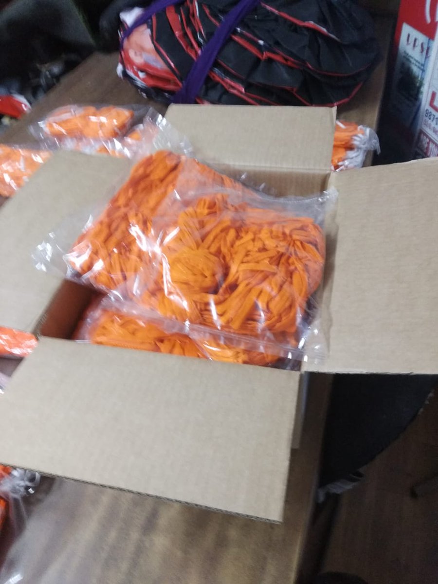 vibhor_anand's tweet photo. 1000 #SaffronMasks and 350 bottles of Sanitizers would be delivered to our esteemed Corona Warriors like Doctors, Nurses and Policemen......
@sachar_saurabh https://t.co/uOHWoQ82hq