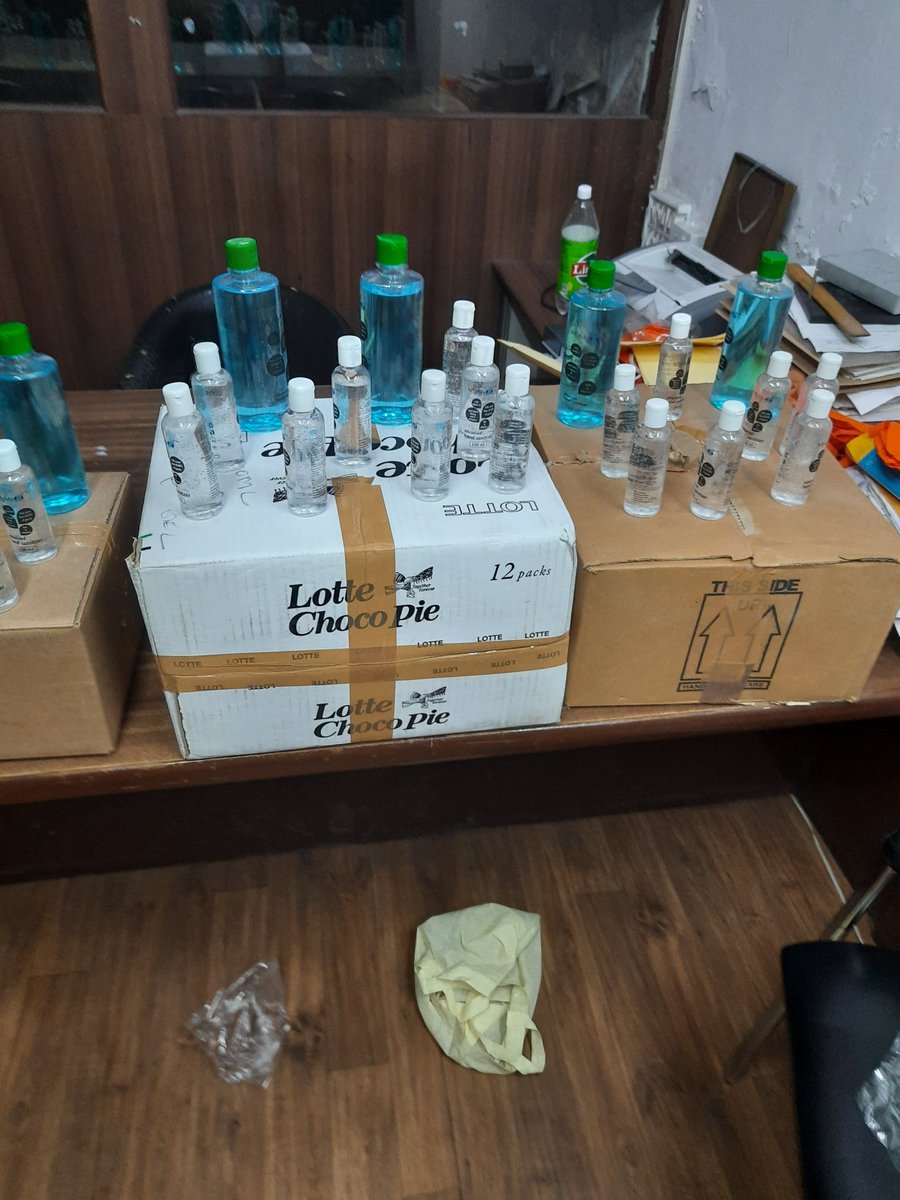 vibhor_anand's tweet photo. 1000 #SaffronMasks and 350 bottles of Sanitizers would be delivered to our esteemed Corona Warriors like Doctors, Nurses and Policemen......
@sachar_saurabh https://t.co/uOHWoQ82hq