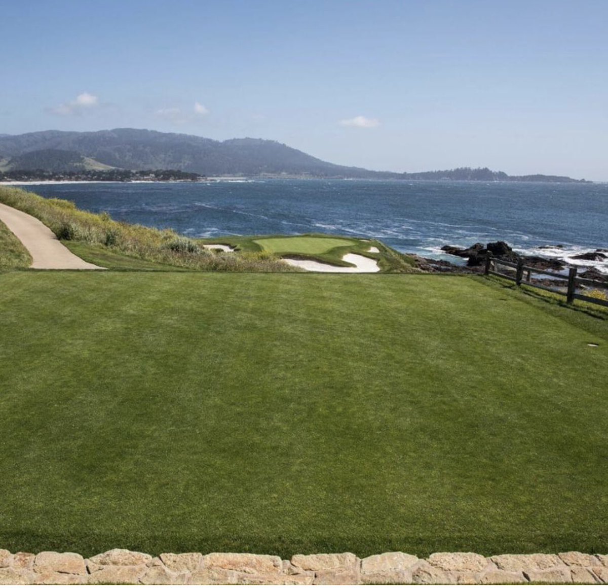 ProAmEvents's tweet image. A sight you won’t see again soon. No divots on #7!
#pebblebeachgolf #proamevents
