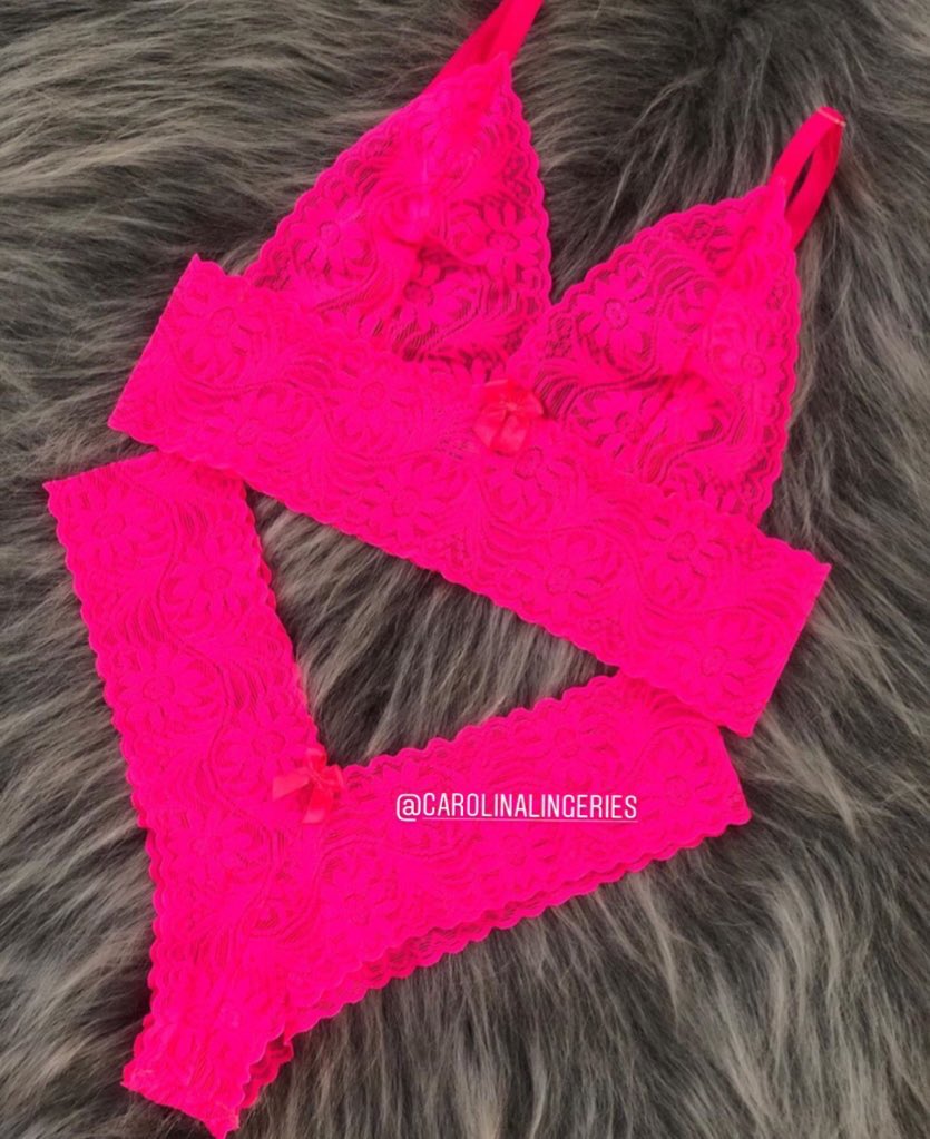 CarolinaLingeri's tweet photo. A mulher com a marquinha em dia, os pelinhos loirinhos, hidratante lily e uma lingerie dessa, não quer guerra com ninguém. Né minhas filhas???🥰🌸 https://t.co/yXzi19utKV