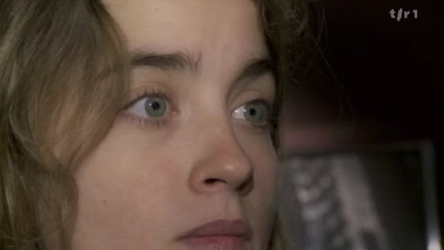 adeleservant's tweet photo. When Adele focused on something.. https://t.co/DGNpyGrbf2