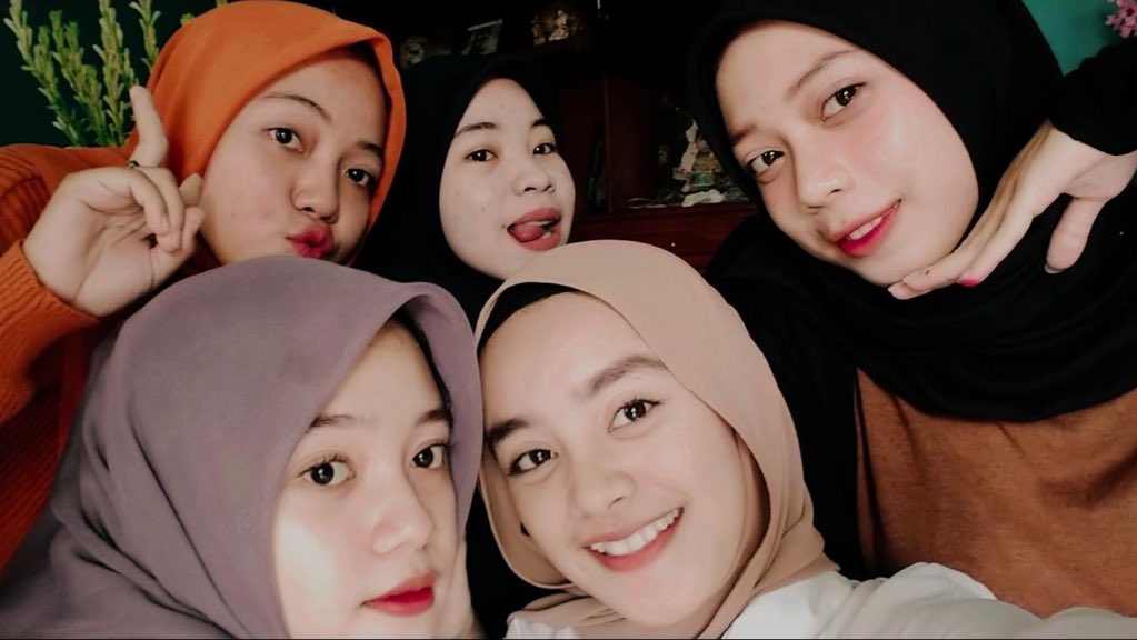 Putrock_'s tweet photo. Yang tahan ya puasanya mas https://t.co/sb14reqgwP