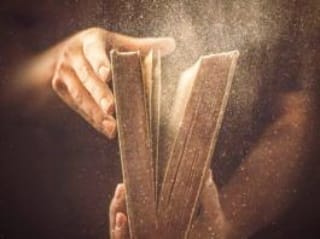alametii_farika's tweet photo. Gnothi seauton!

Çok zeki olabilirsiniz, dünyadaki bütün kitapları okumuş olabilirsiniz ve onlardan alıntılar yapabilirsiniz ama kendinizi bilmiyorsanız yüzeysel olanın ötesine nasıl geçebilirsiniz ki?

- Jiddu Krishnamurti - https://t.co/dL9r5R6gWi