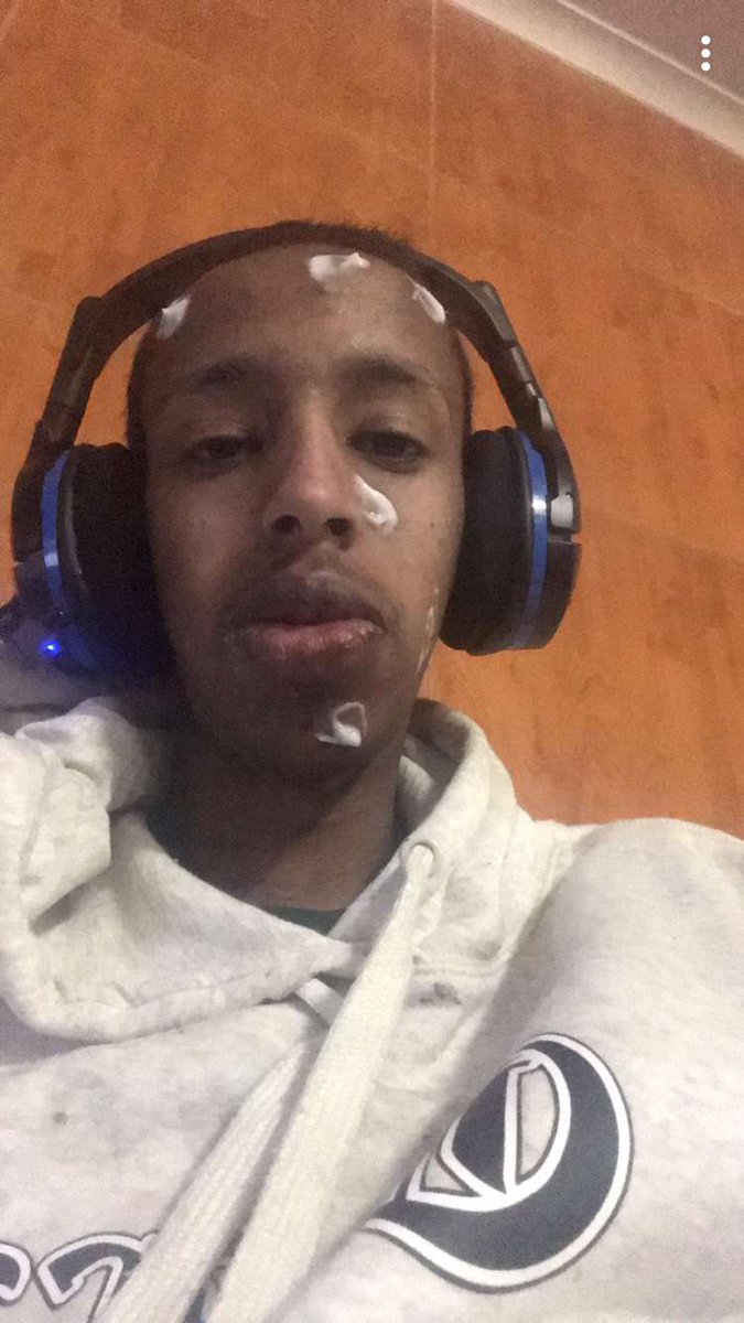 MTbhplug's tweet image. Trying to grind keep getting pimples