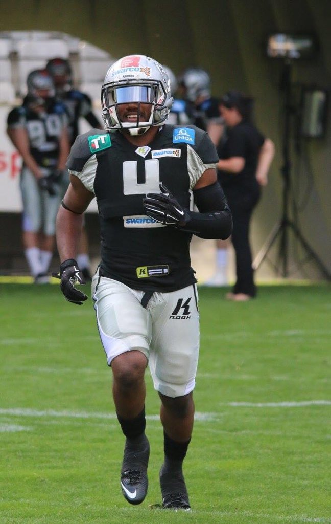 coachknox2's tweet image. Trainers in Europe use to be amazed how I use to spat myself.. I told them @ExavierJohnson4 taught me. I looked sweet on game days.. #samebrand #pickAbrand