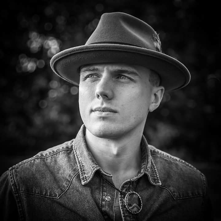 1967dadio's tweet photo. 'Hauntingly rootsy, in a Robert Johnson or acoustic Clapton/JJ Cale sort of way.' - The Blue Cafe

​https://t.co/Nbawd6oXH9 https://t.co/OfPJTDFjhf