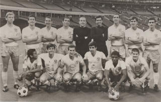 Steve1T's tweet photo. #OnThisDay in 1968 – #TorontoFalcons won its 1st #NASL game by defeating visiting #NewYorkGenerals, 3:2, before 6,845 fans, at Varsity Stadium. Victor Jurisevic scored twice & @fedefut_oficial's Ricardo Clark added a tally for the hosts. https://t.co/V921M65YBw