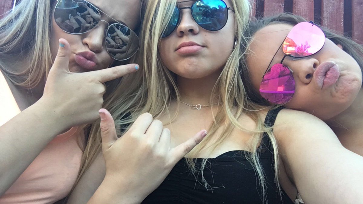 Happy birthday angel🥳 <a href="/laurapaisley_/">LP</a> hope you have thee best day!! Miss you, lotta love💜xx