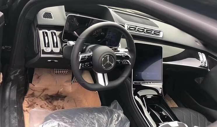 newotomobil's tweet photo. Yeni Mercedes S serisinin, kamuflajsız görüntüleri sızdırıldı...
#mercedes #mercedess
#mercedesbenzsclass
#mercedessclass2021
#sclass2021 #newsclass https://t.co/UAXU88t0o3