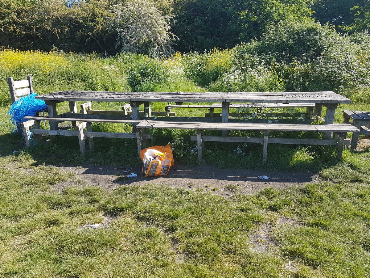 martyj21's tweet photo. #statesanctionedexercise Day 50 #bluenettinggate #walthamstowmarshes #coppermillfields #thestruggleisreal I think there may have been a BBQ. https://t.co/BcaWZbg4fN