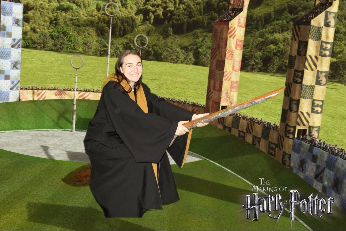 ★ Morgenstern 🩷 Play Era🩷- MET DAN RADCLIFFE tweet media