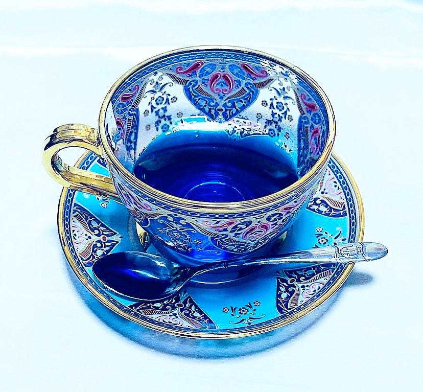 𝘠𝘢𝘴 در توییتر トルコグラスに紅茶を注ぐだけでとても綺麗