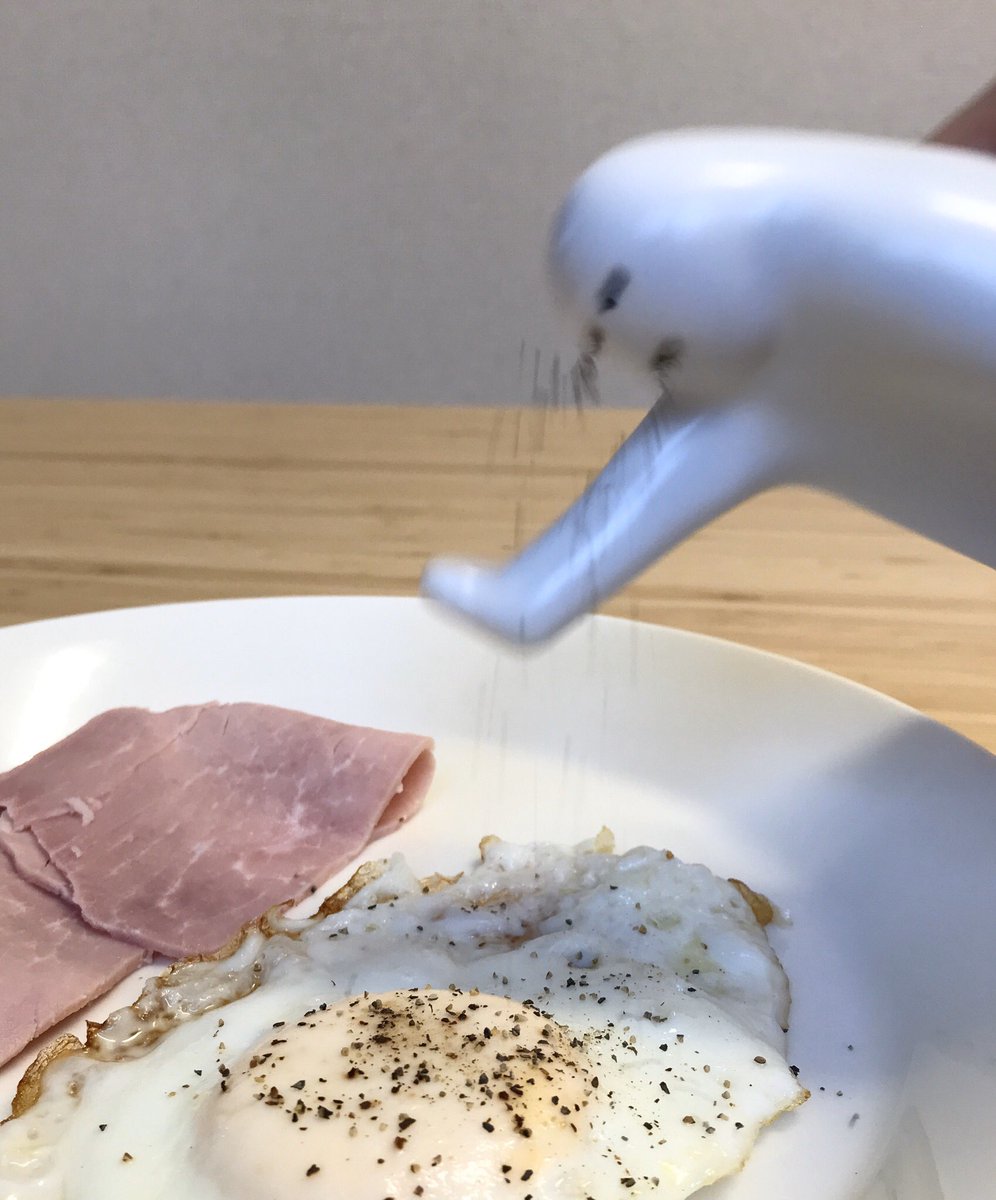 :มีแฟนยังครับสาวน้อย             :
:มีแล้วค่ะ