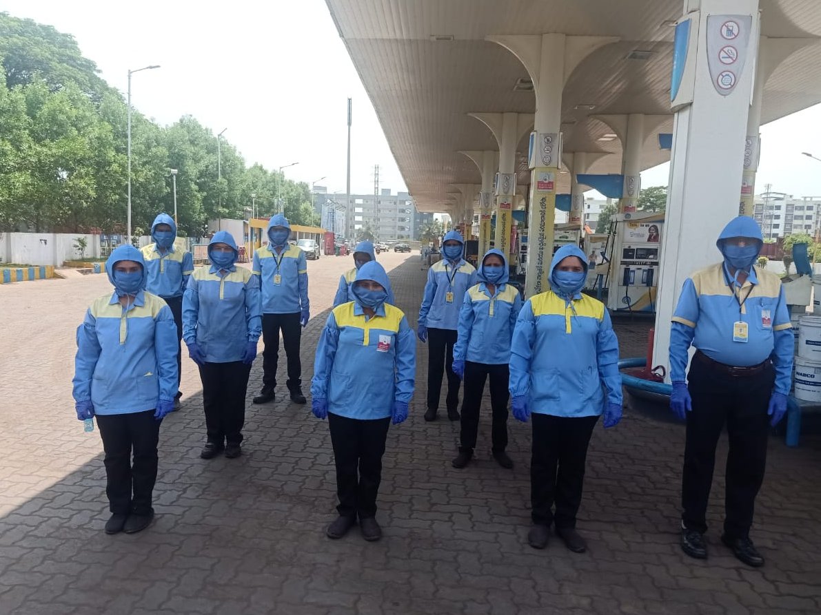 bpcl_vizag's tweet photo. Anuradha Auto Service in Sheela Nagar, Vizag city has introduced PPE for full body cover (sleeves, hood, mask) for all their staff.. This will keep both staff and customers safe during fuelling.. #NewNormal @BPCLRetail @ts_state https://t.co/Bnq1mt5Buq