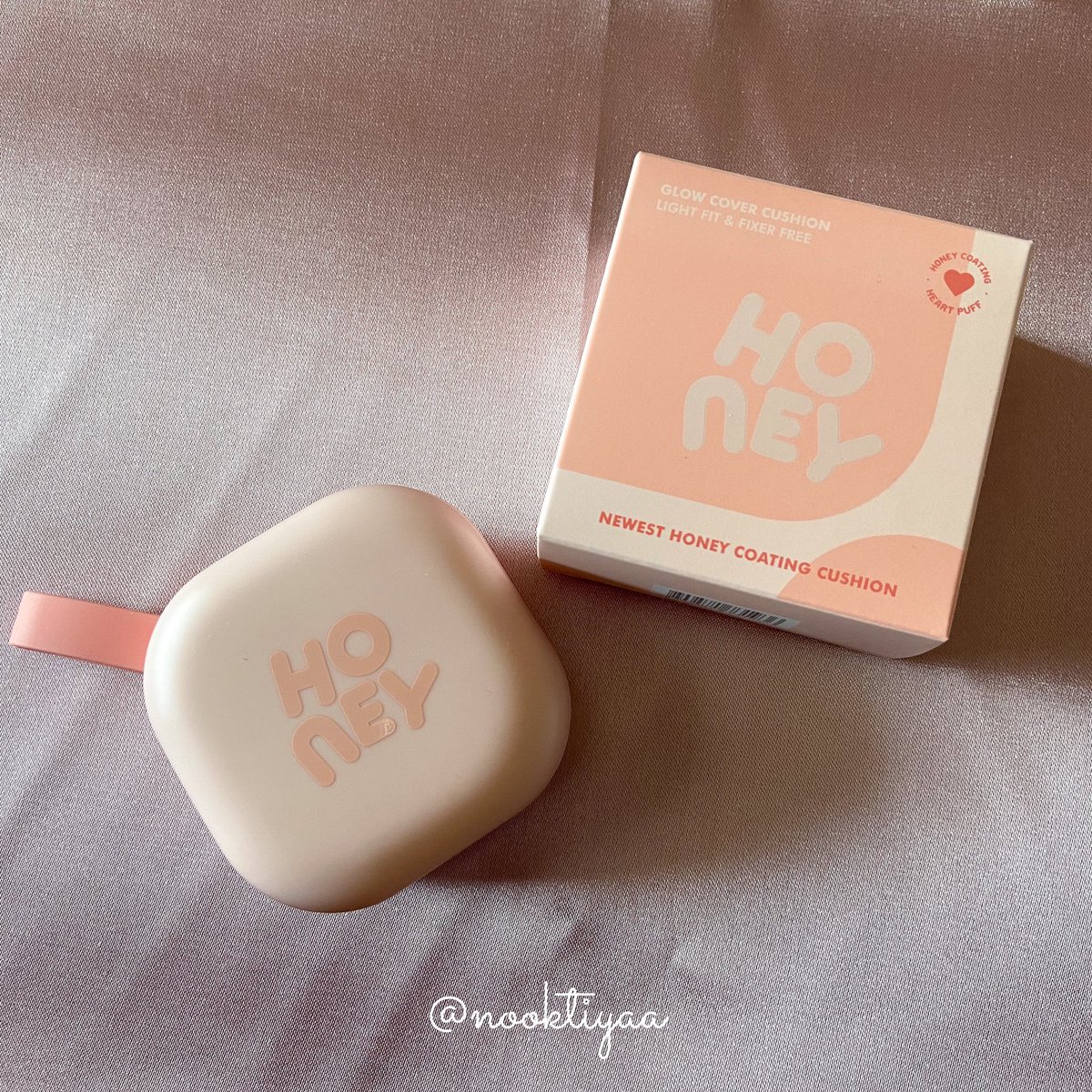 nooktiyaa's tweet photo. รีวิวคุชชั่นเกาหลีแบรนด์ IPKN Newest Honey Coating Cushion หลงรักแพคเกจ น่ารักมากๆ💗เราใช้เบอร์ 23 สว่างกว่าผิวนิดนึง ส่วนตัวถือว่าปกปิดได้ค่อนข้างดีเลย เก็บงานผิวดูดีขึ้นด้วย (มีรูปก่อน-หลังใช้ในเทรด) #multyshopping #ไว้ขายของห้ามรีวิวโว้ยย #HowtoPerfect #ntyreview https://t.co/WDZxMkiqUd