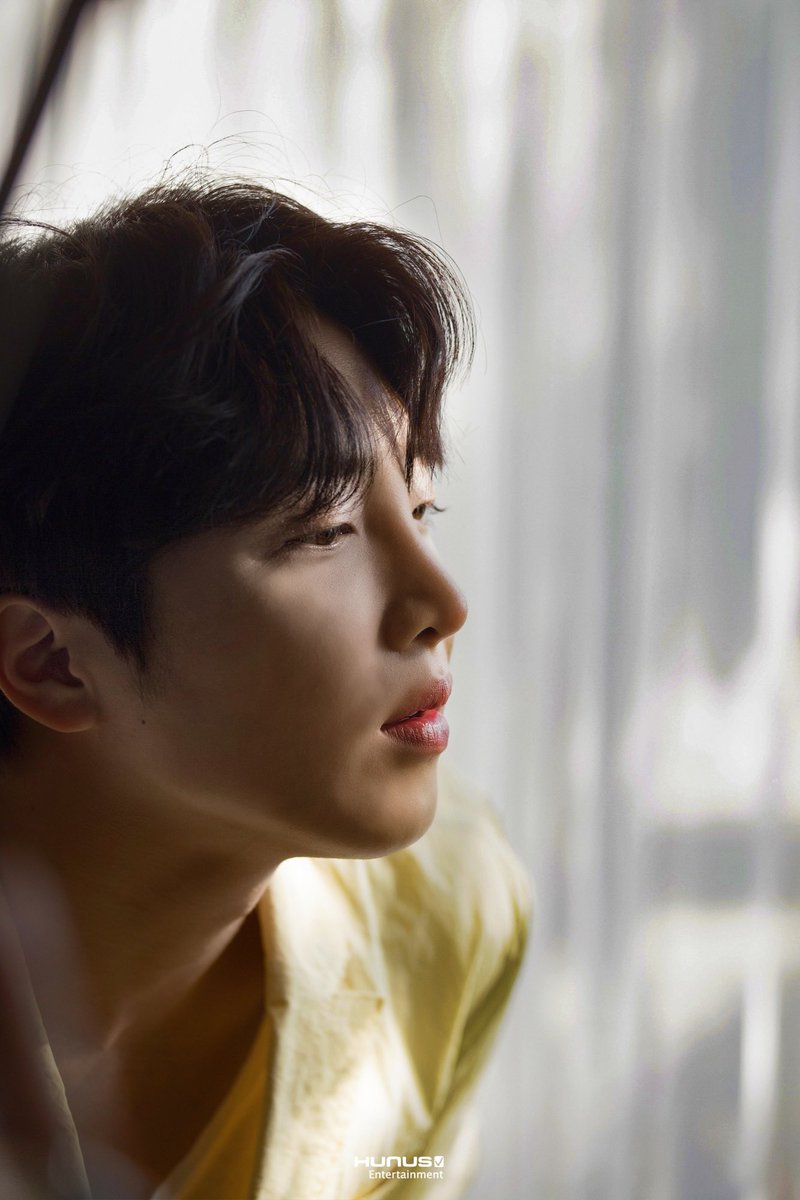 romeosingapore's tweet photo. FIRST LOOK Photoshoot Behind Photos 

#YUNSUNG #HWANGYUNSUNG #ROMEO #윤성 #황윤성 #로미오 #미스터트롯 https://t.co/w86LOt3FmZ