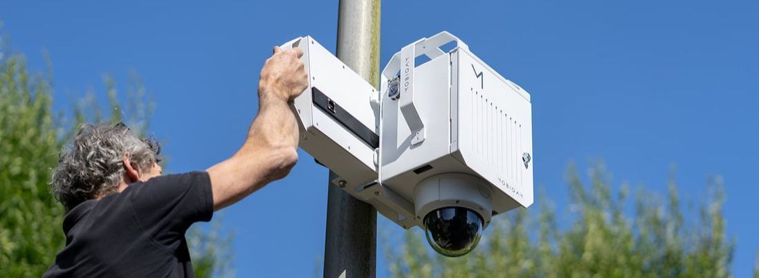 mobiqam's tweet image. Is the battery of your #Mobiqam running low? Just remove the empty battery, click a charged battery back in while the camera stays in place, easy as that! #clicksystem #easydoesit