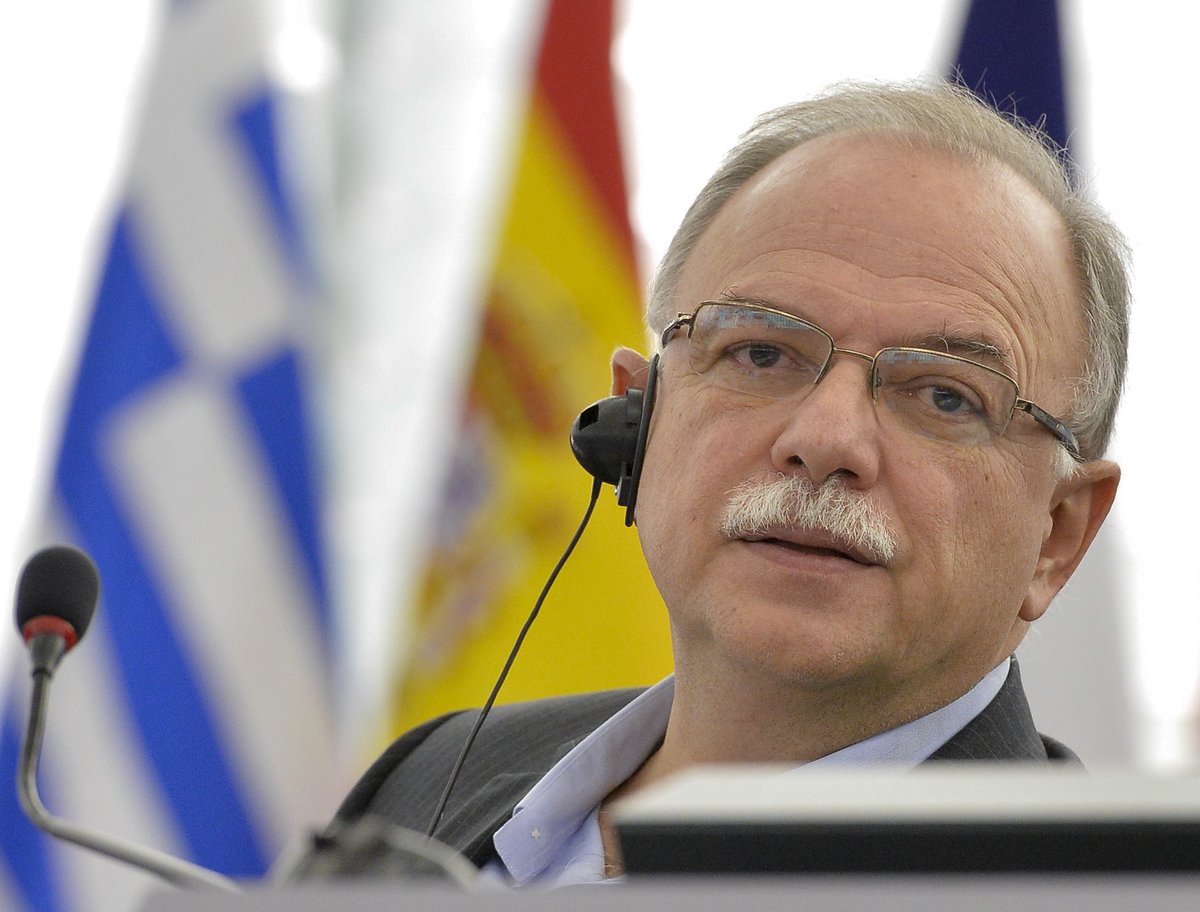 papadimoulis tweet picture