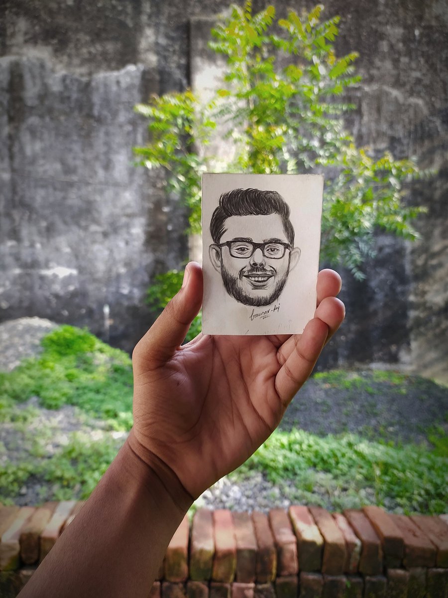 Artistgaurav04's tweet photo. Mini portrait of @CarryMinati 😊 by me😌
#carryminati  #ashishchanchlani#bhuvanbam #memes #amitbhadana #youtube #meme #youtuber #youtubeindia #Tiktokvsyoutube #carryminatimemes #funnymemes #india #mostlysane  #pubg #youtubevstiktok #carryislive  #instagram #ayecarry #portraitart https://t.co/cZW8ubXQdV