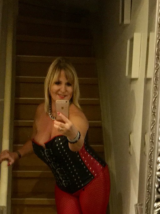 Heute Abend bin ich wieder in meinem FKK-Camchat von 21.00-21.30 Uhr auf https://t.co/UNiTEHg9SR #FKK<a href="/tag/fkk"class="tags"><span>#fkk</span></a>