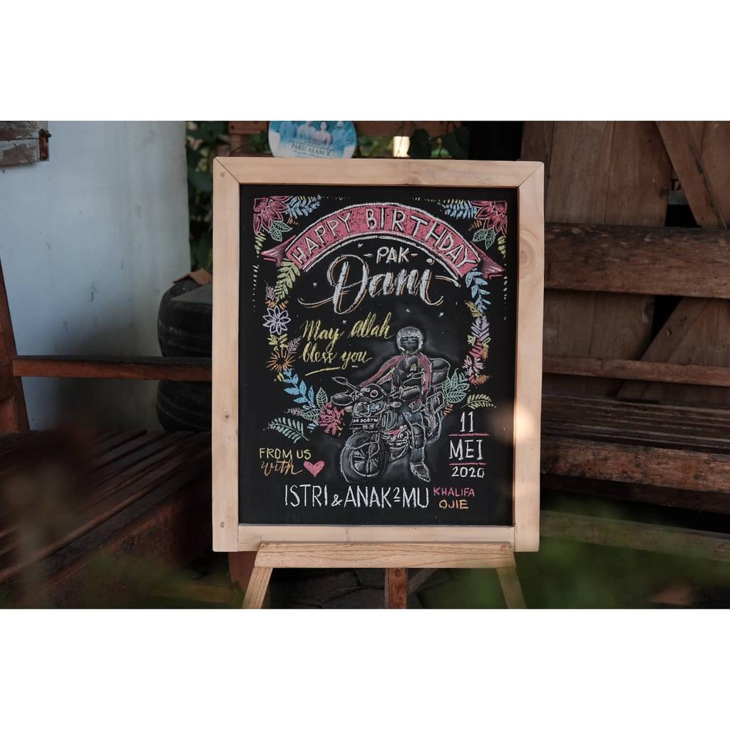 mcberanakempat's tweet photo. Cukup WA saya ( 081328376430 ), bayar via transfer, kado saya kirim paket/GoSend ke alamat Anda/penerima kado sudah terbungkus aman dan rapi. Cek IG : Chalkboardjogja https://t.co/aWBHcOhdl6 https://t.co/1h9MuJeaXt