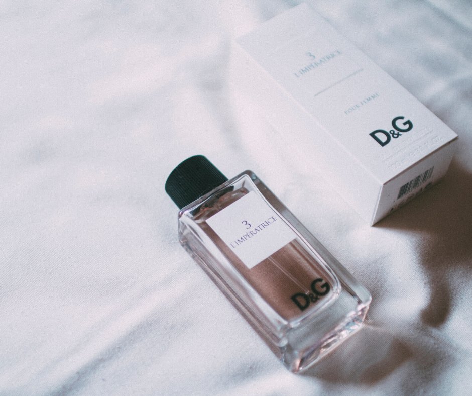 FragranceChat's tweet photo. Can’t smell your fragrance? This is a common problem when you’ve been wearing the same fragrances for a long time as you can become desensitised to the scent. Mix it up and rotate different perfumes. Speak to Daisy to find some new options today.
#tiptuesday #fragrance #perfume https://t.co/FXxjgouYCG