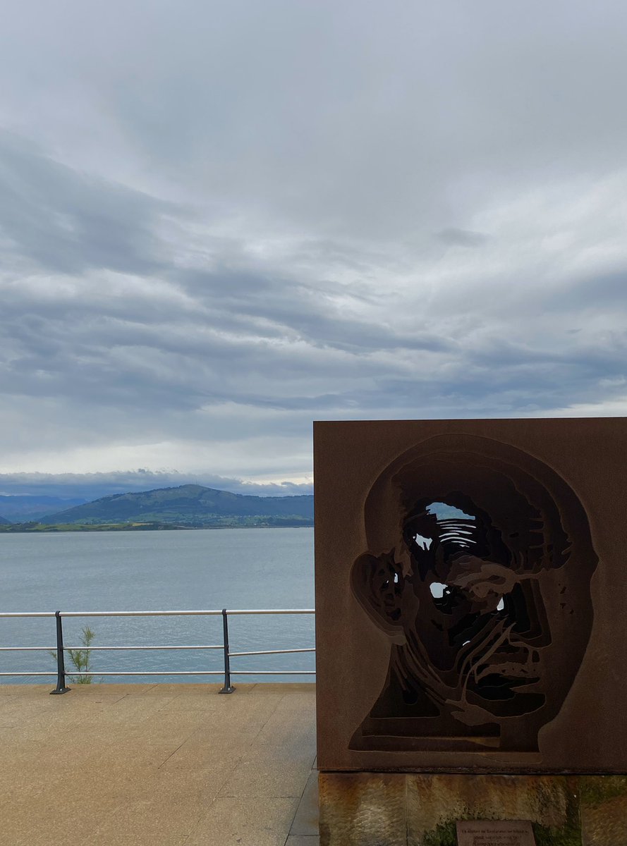 LuisValcar's tweet photo. Tres cuartos de libertad y arresto domiciliario. Estado abusivo de alarma.
#bahiadesantander #mayo2020 #santander #hartodeconfinamiento #indignadosespaña #cantabria #cantabriainusual #tumar #sea #seascope #sinfiltro https://t.co/A6fkLEoF70