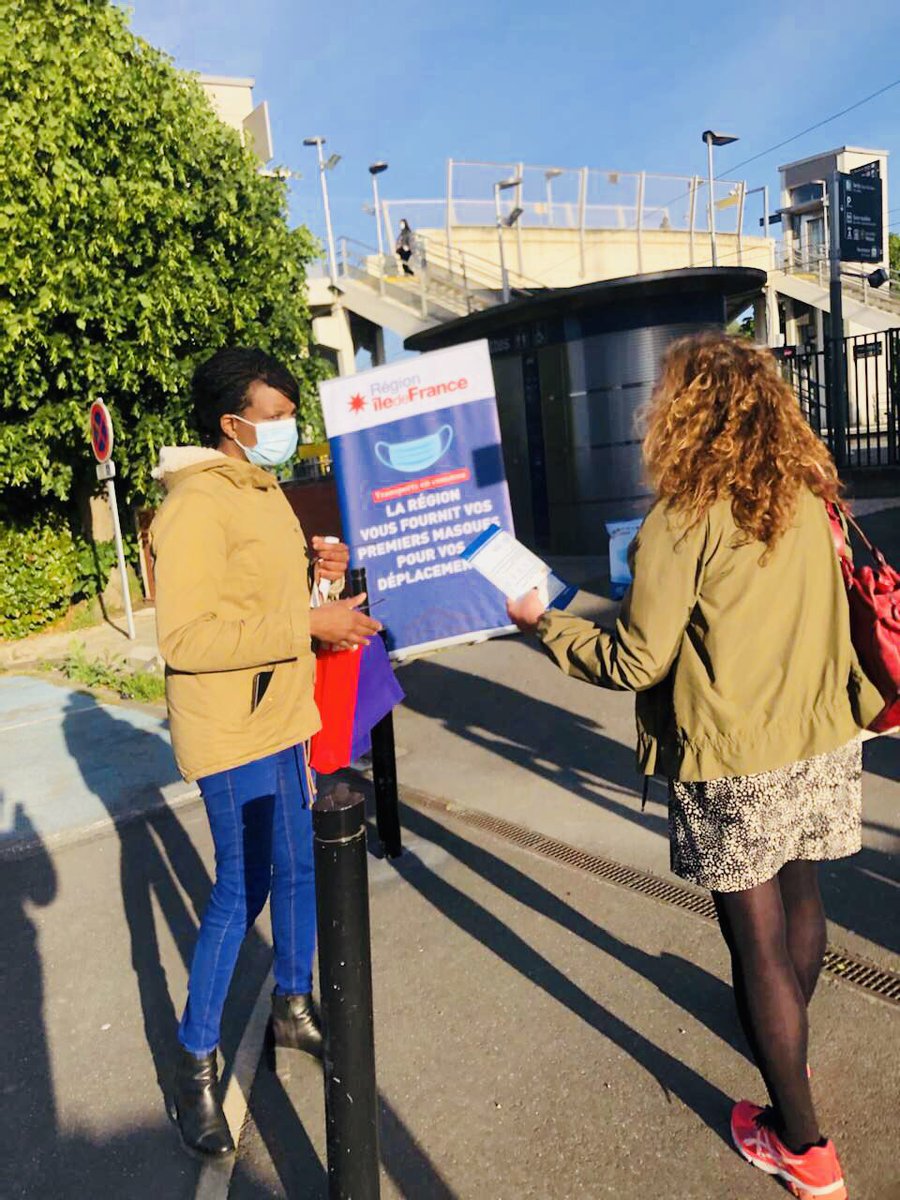 rezeg_hamida's tweet photo. 🎙 "Nous avions deux défis :
1️⃣ Le port du masque obligatoire 
2️⃣ La distanciation sociale. Ce premier jour de deconfinement dans les transports s'est globalement bien passé." - @vpecresse dans #RTLMatin https://t.co/ali0JSUua4