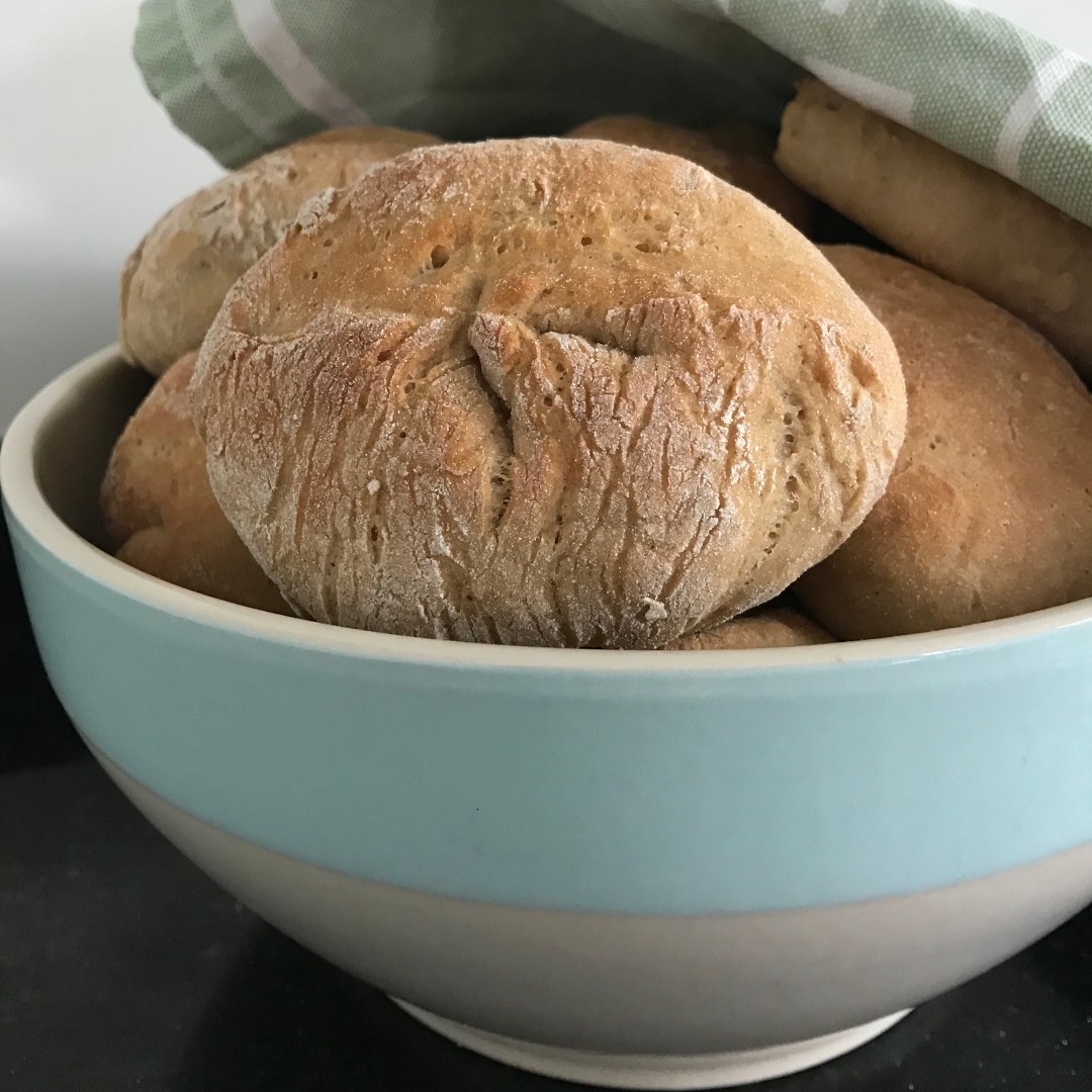 Expat_Kitchen's tweet photo. Yet more CB baking - Finnish Rye &amp; Wholewheat Rolls today.  #ryerolls #timetobake #homemadebread #betterthanshopbought #bakingcourses #expatkitchensg #cookingschoolsg https://t.co/amix1o5TnW