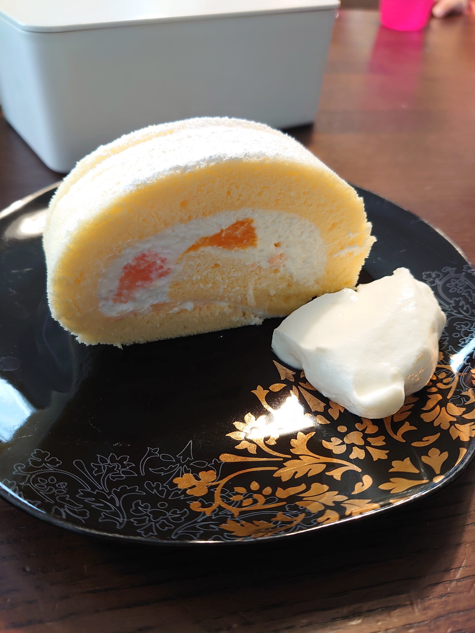 Twitter এ 落合福嗣 妻がヨーグルトクリームのロールケーキを作ってくれた 中身はグレープフルーツとオレンジ 爽やか T Co Kqftgwqrg4 ট ইট র