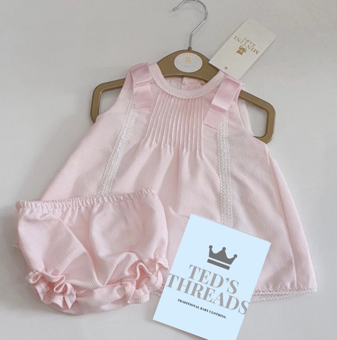 ThreadsTeds's tweet photo. Mintini Baby Girl 2 Piece Dress Set — 12m and 24m left 🎀 £28.99 —- #mintini #baby #babygirl #dress #spanishbabywear #traditional #cute #bows #mintinibaby #TedsThreads https://t.co/nvEjNXGLbp