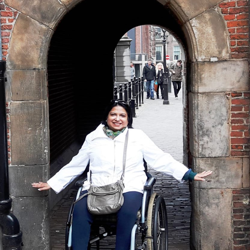 access_anjlee's tweet image. #TravelDiaries: A door with the view #posingforthecamera but smile is #natural. Don’t need any artificial things in my #life