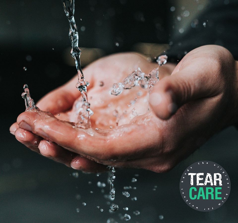 TearCare's tweet photo. Confusing messages aside, the advice to #WashYourHands sticks. 

And we've got the only balm you need to beat the chapped, dry skin from all that washing 💚

Get yours 👇

https://t.co/xzAhjNCqkB https://t.co/VsQPeWoMYv