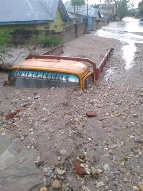 satraco's tweet photo. #ClimateChange context
Photos récentes
#Uvira à l'Est de la #RDCongo
Les dégâts causés par les pluies diluviennes
#letsprotect our environment https://t.co/uH2x37jAXo