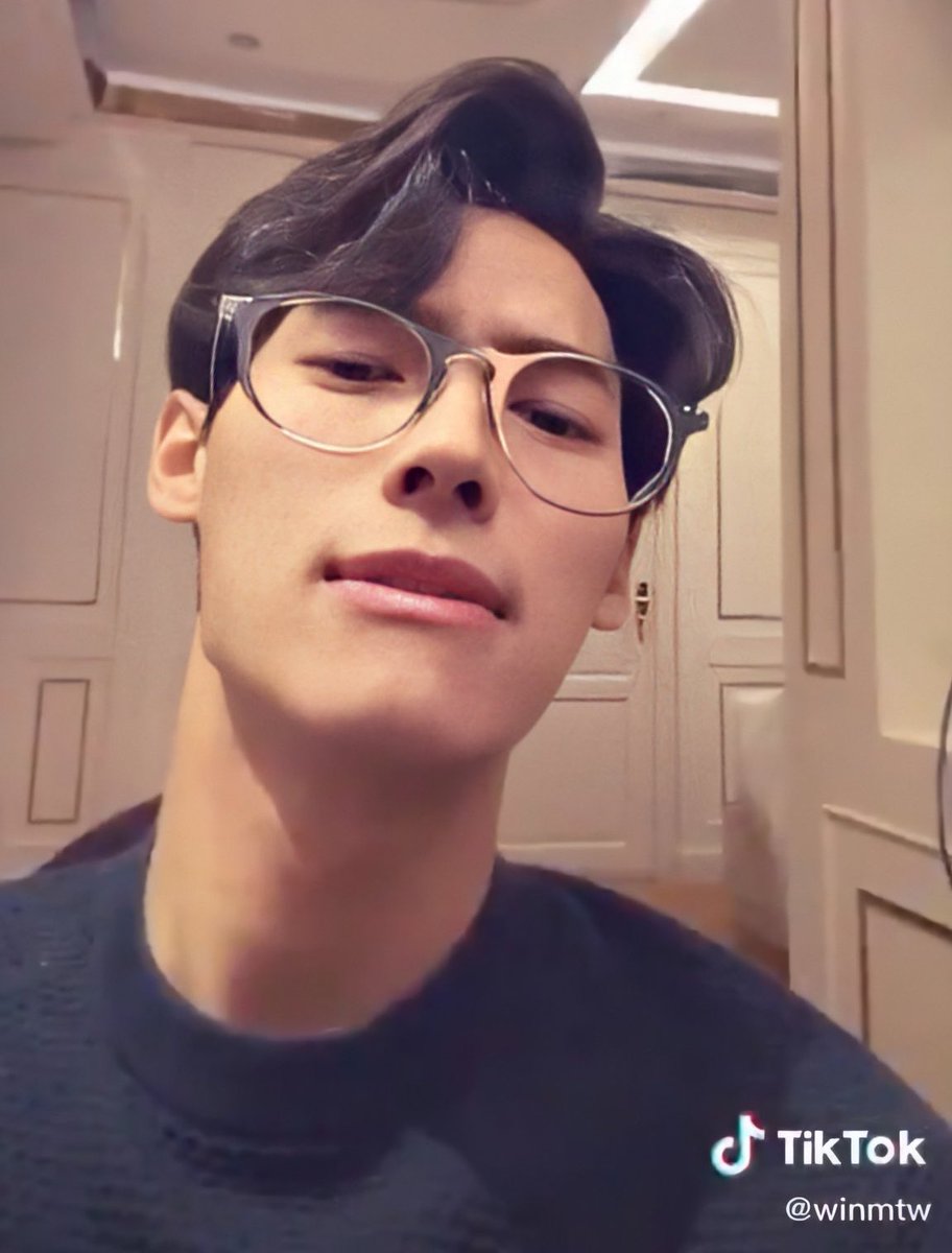 brightwin in specs screams a whole boyfriend