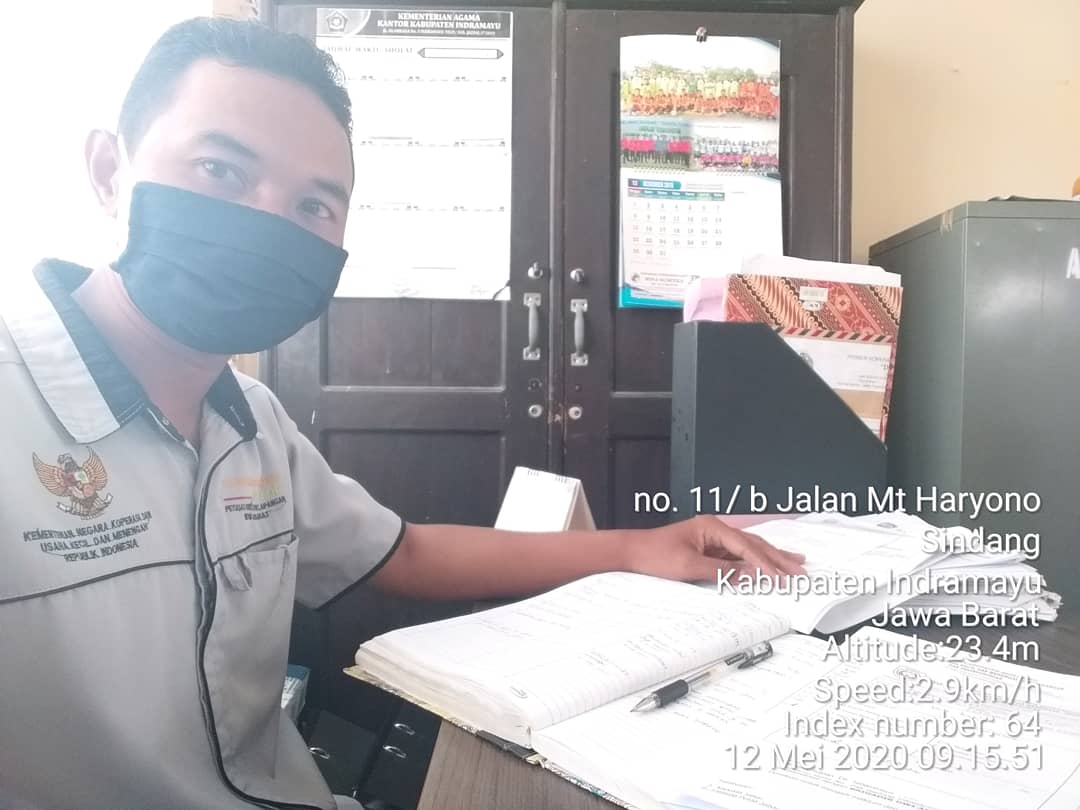darsimse's tweet photo. Kegiatan Piket Hari ini,,,,
Tetap Semangat dalam situasi PSBB
#cooperativeactivator
#penyuluhkoperasi
#ppklkemenkopumkri
#ppkljawabarat
#ppklindramayu
#indramayupsbb https://t.co/nqYfkgE2mq