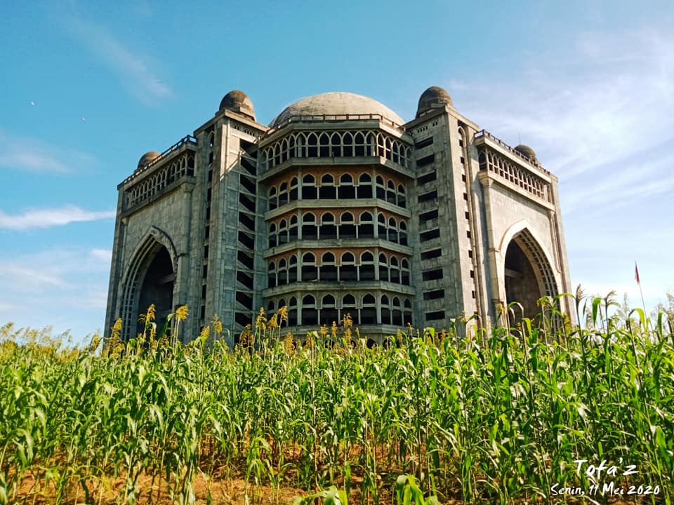hern4w4nsetia's tweet photo. Masjid Rahmatan Lil'alamin Ma'had Al Zaytun Indramayu Jawa Barat https://t.co/mOplCmAe4v