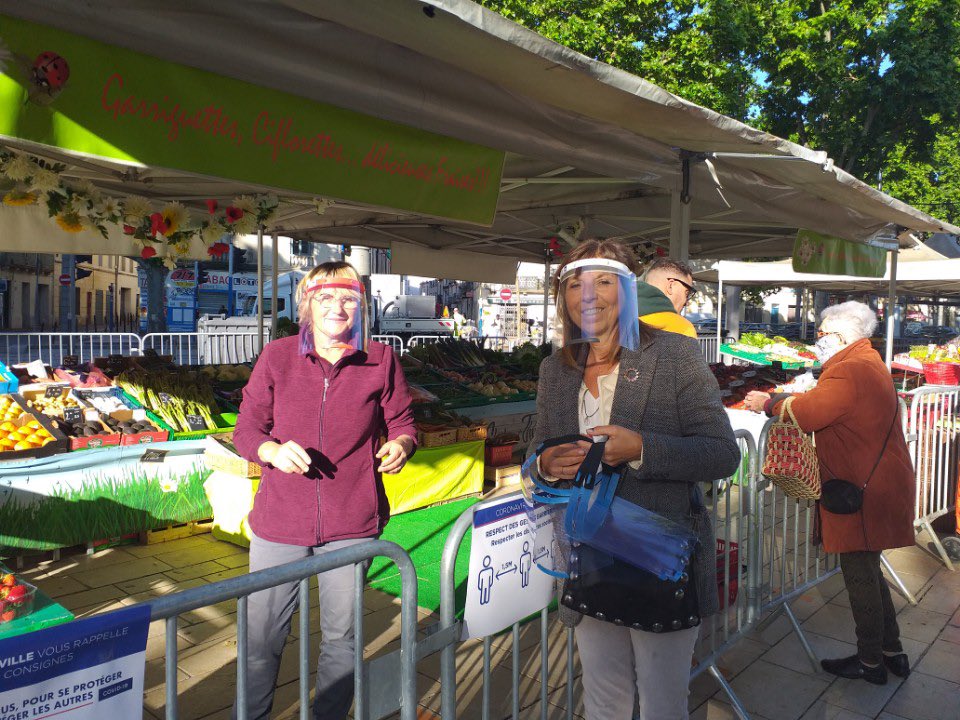 PerezVeronique1's tweet photo. Réouverture progressive des marchés de plein air et distribution de visières, ce matin,Tastavin ,Plan Cabanes . Les Montpelliérains sont heureux de retrouver leurs marchés en respectant les consignes de sécurité @Saurel_P @montpellier_ @RuptureTech https://t.co/aA4SW7c3CQ