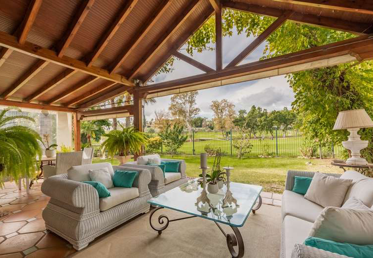 panorama_spain's tweet photo. Elegant front line golf villa in Los Naranjos! Exceptional property. Ref. 11621. https://t.co/ClHiDK93nW #losnaranjos #golf #golfproperty#marbellagolf #frontlinegolf #golflovers #marbellaproperty https://t.co/tVsmd4Xndv