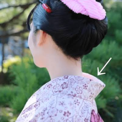 O Xrhsths Emma Rose Sto Twitter Ibycnkgbi5dnk0c Nonchan1975 舞妓の襟は赤白 芸妓は白 襟を替えるところから 襟替え の由来がきています T Co 4nmau3nknh Twitter