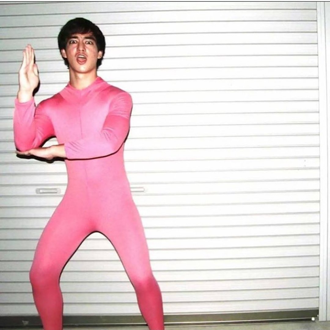 NideeWoot's tweet photo. #jojisoverparty #JOJIISAMAZINGPARTY
Aprovecho para recordarles que Filthy frank y Pink guy fueron PERSONAJES edgy del 2013 creados por un George Miller adolescente en una epoca en la que hacer todas esas cosas eran cool, personajes que el mismo decidió "matar" porque no se (+) https://t.co/L4BMA30JpB