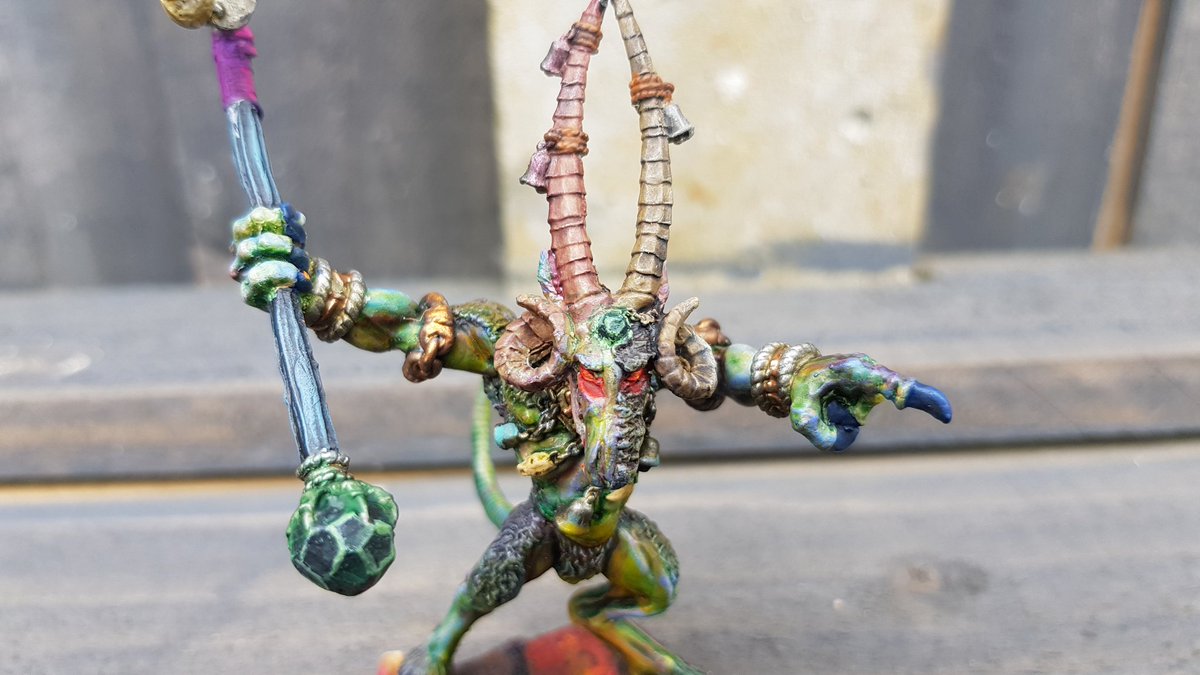 Heed_Paints's tweet photo. Waiting for new toys refresh an old one!
24years is long enough.
Loving the blade❤ and quick look at box art inspired original.
#Warmongers #PaintingWarhammer #WarhammerCommunity #Oldhammer #WarhammerFantasy #skaven #verminlord #rat #lavabase https://t.co/mW7TfK29ew